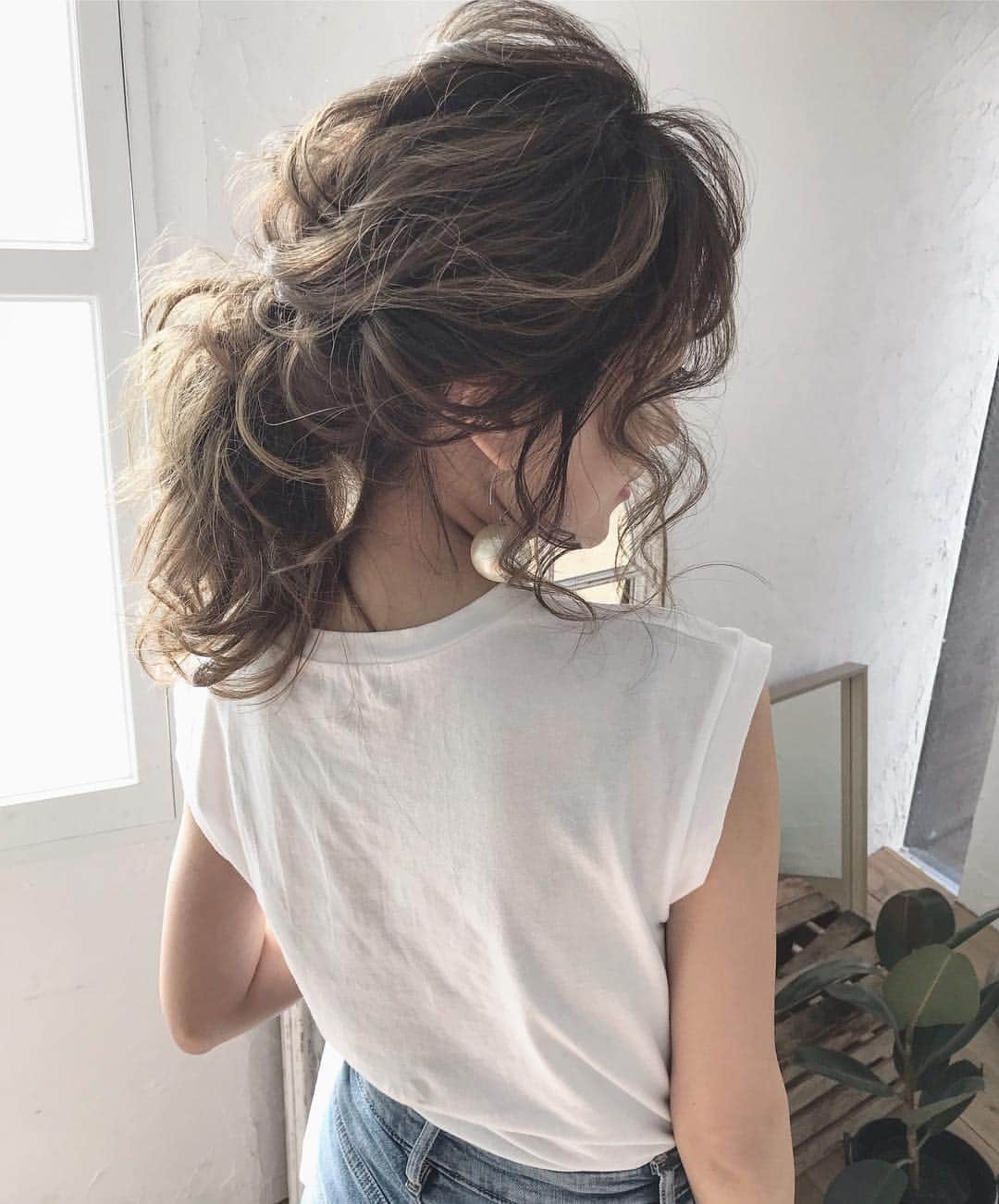 Shotaさんのインスタグラム写真 Shotainstagram ハイライト ジャルジャルぴょにー ヘアスタイル ヘアアレンジ ヘアメイク ヘアセット お呼ばれ 前撮り 結婚式 スタジオ 花嫁ヘア ウェディング 花嫁 外国人風カラー ミルクティーベージュ セルフ