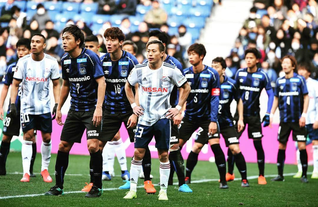 仲川輝人さんのインスタグラム写真 - (仲川輝人Instagram)「開幕戦勝利🙌 チーム全員で掴んだ。 2019年マリノスFirst goal😁 キクマリでの 有言実行果たせました‼️ 課題もありますが、修正してもっと強いマリノスを。  今日も寒い中遠方まで応援ありがとうございました😊  #マリノス  #fmarinos #marinos  #nissan  #日産  #ハマの新幹線  #23  #仲川輝人  #三好康児  #エジガルジュニオ  #firstgoal」2月23日 22時31分 - nakateru0727