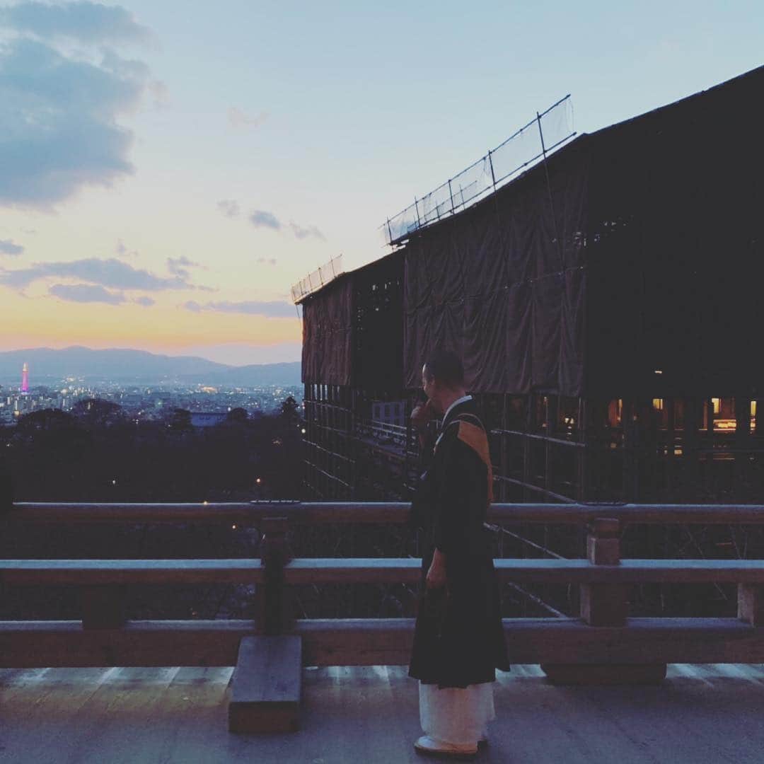 MEGUMIさんのインスタグラム写真 - (MEGUMIInstagram)「@yoshie.816 ちゃんが導いてくれた素晴らしき京都の世界。 今回のコーディネートも本当に感謝です。 清水寺住職、英玄さん本当にありがとうございます。 #京都」2月23日 23時02分 - megumi1818