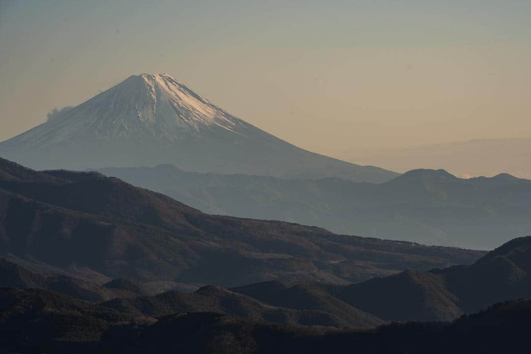 Atsushi Aizawaさんのインスタグラム写真 - (Atsushi AizawaInstagram)「清里高原からの富士山 . Yamanashi, Japan 山梨県 . #japanfocus #jp_gallery #instagramjapan #ig_japan #wu_japan #wu_asia #worldunion #theworldshotz #igersjp #team_jp_ #team_jp_東 #山梨県 #team_jp_skyart  #mtfuji #Japan #Yamanashi  #natureaddict Mt. Fuji Yamanashi, Japan #Lovers_Nippon #東京カメラ部#japan_night_view #japan_night_view_member #1xPicoftheDay #ig_phos phos #写真好きな人と繋がりたい #bestjapanpics #photo_shorttripi」2月23日 23時10分 - a_aizawa