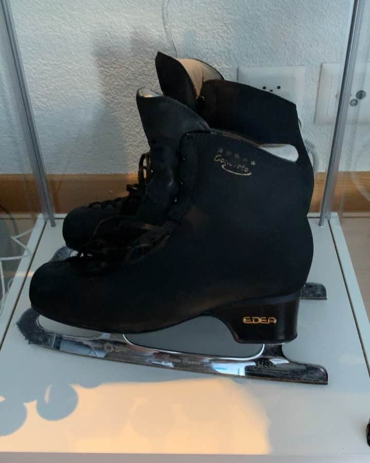 ブリュノ・マッソのインスタグラム：「Thank you for your support ! @johnwilsonblades @edeaskates @sporthilfe @teamdeutschland @isufigureskating」