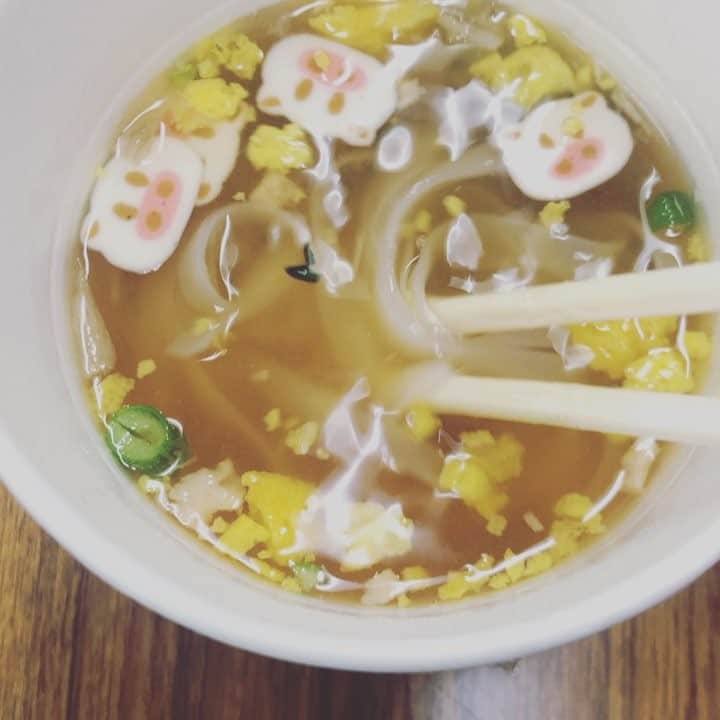 中村秀香のインスタグラム：「最近の朝食は、こればっかり…  #すまたんしじみだしフォー味噌味」