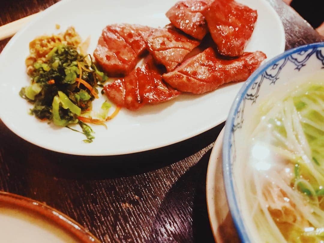 わちみなみさんのインスタグラム写真 - (わちみなみInstagram)「昨日は初めてのアウェイで仙台まで😄﻿ ﻿ 0-0で、初めてインタビューもしたのですが選手の方も前向きなコメントが多く📝﻿ ﻿ 次の試合もたくさんレッズを応援しよう😆﻿ ﻿ 番号もだけど、﻿ 走り方とか蹴り方とかで﻿ 誰かわかるようになってきた😸❗️﻿ ﻿ あ、でもホーム開幕戦はイベントで行けないから、ダ・ゾーンで応援できるかな、、？💧 #浦和レッズ #urawareds  #わちみなみ #j撮り #開幕戦」2月24日 11時58分 - wacchime