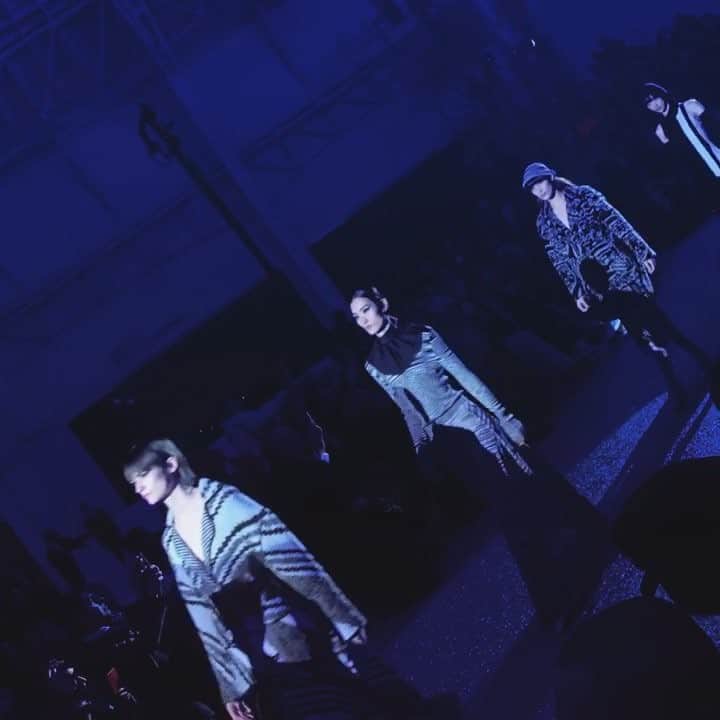 のインスタグラム：「had a moment today 💫」