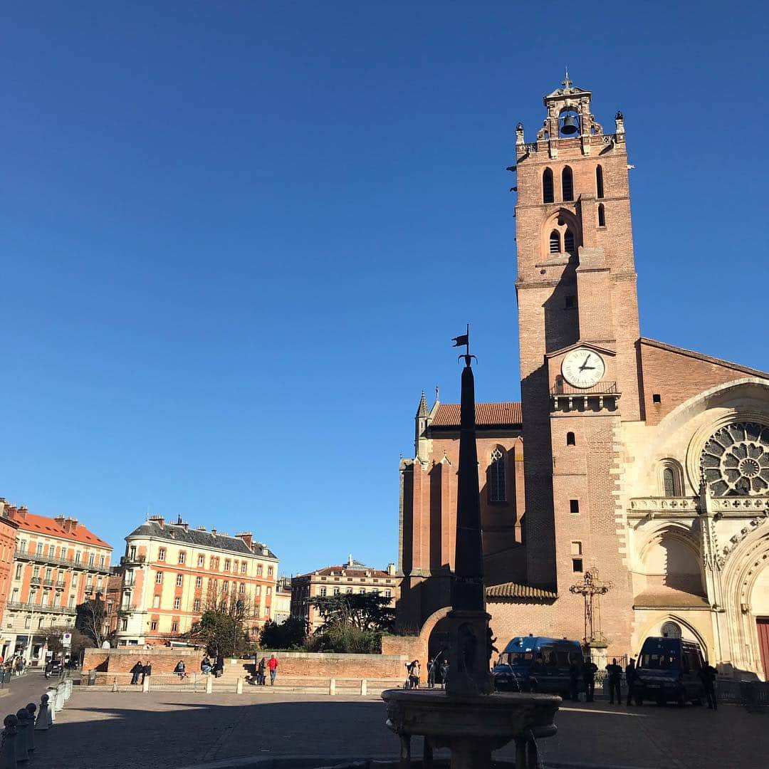 きまぐれなミューズたちさんのインスタグラム写真 - (きまぐれなミューズたちInstagram)「フランス🇫🇷のToulouse(トゥールーズ)に行ってきました😃 南フランスなので暖かく、レンガで建てられた建築物が並び、とても素敵な街でした☺️ #toulouse #france #trip #フランス #トゥールーズ #旅行 #建物 #綺麗 #感激 #amazing #awesome 0840」2月24日 10時00分 - kimagure_muse