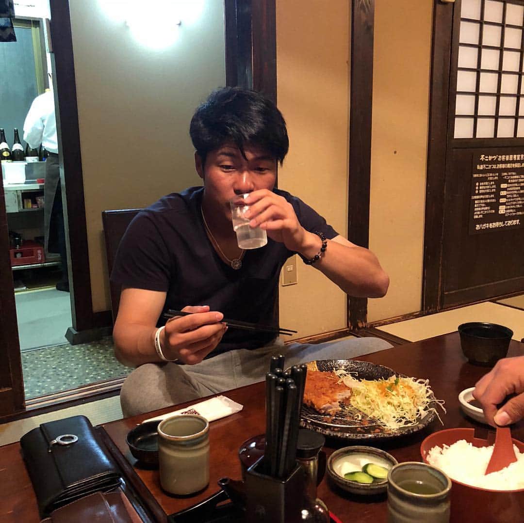 石原彪のインスタグラム：「今日は休日でした！！ 明日からまた頑張ります！ 小野さんとほぼ同じ投稿ですね笑😂 #茂木栄五郎 さん #小野郁 さん #石原彪 でした。」