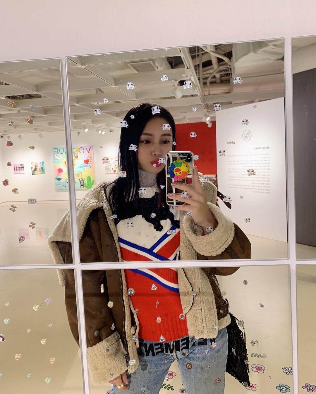 のインスタグラム：「いい日曜日でした👩🏻🤳🏻🖤#행복한일요일」