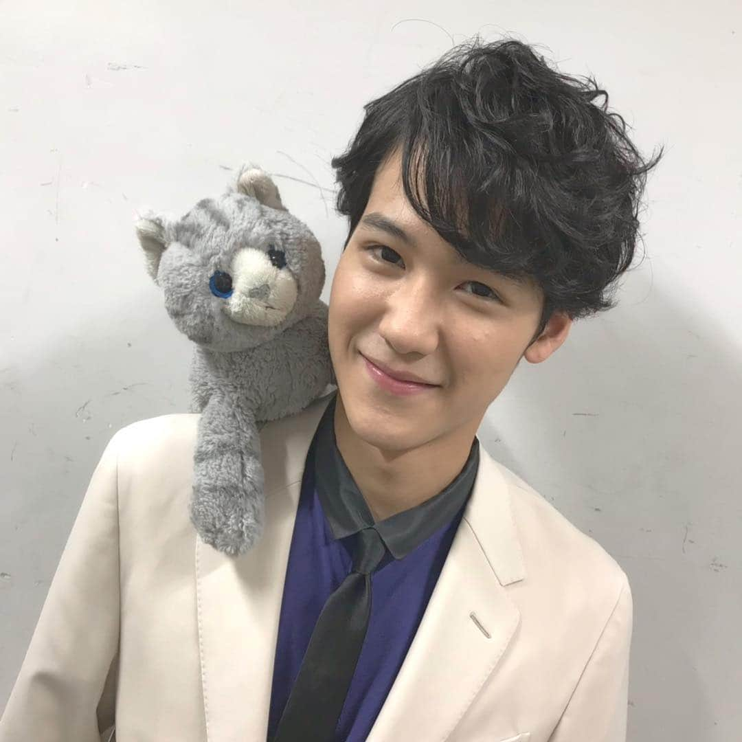 葉山奨之さんのインスタグラム写真 - (葉山奨之Instagram)「#ねことじいちゃん 公開中です！ 是非劇場へ〜🐈」2月24日 13時58分 - shonohayama