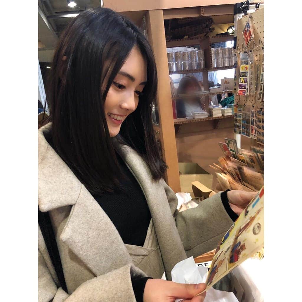 水谷果穂さんのインスタグラム写真 - (水谷果穂Instagram)「紙博in京都 行ってきました！！ 紙好きには堪らない、堪らないどころか信じられないくらい、好きな物達で溢れていました。 本当、ありがとうございます。 素晴らしかったです！ #紙博」2月24日 20時03分 - kahomizutani_official