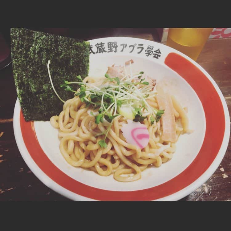 千葉泉さんのインスタグラム写真 - (千葉泉Instagram)「ずっと気になってた油そば食べてきたー！美味っ…！！ 油そばって、油ってつく割には低カロリー（らしい）って聞いたから罪悪感なくもりもり食べられる…！(ﾟωﾟ)  #油そば  #武蔵野アブラ學会  #池袋」2月24日 23時13分 - izumi_chiba1206