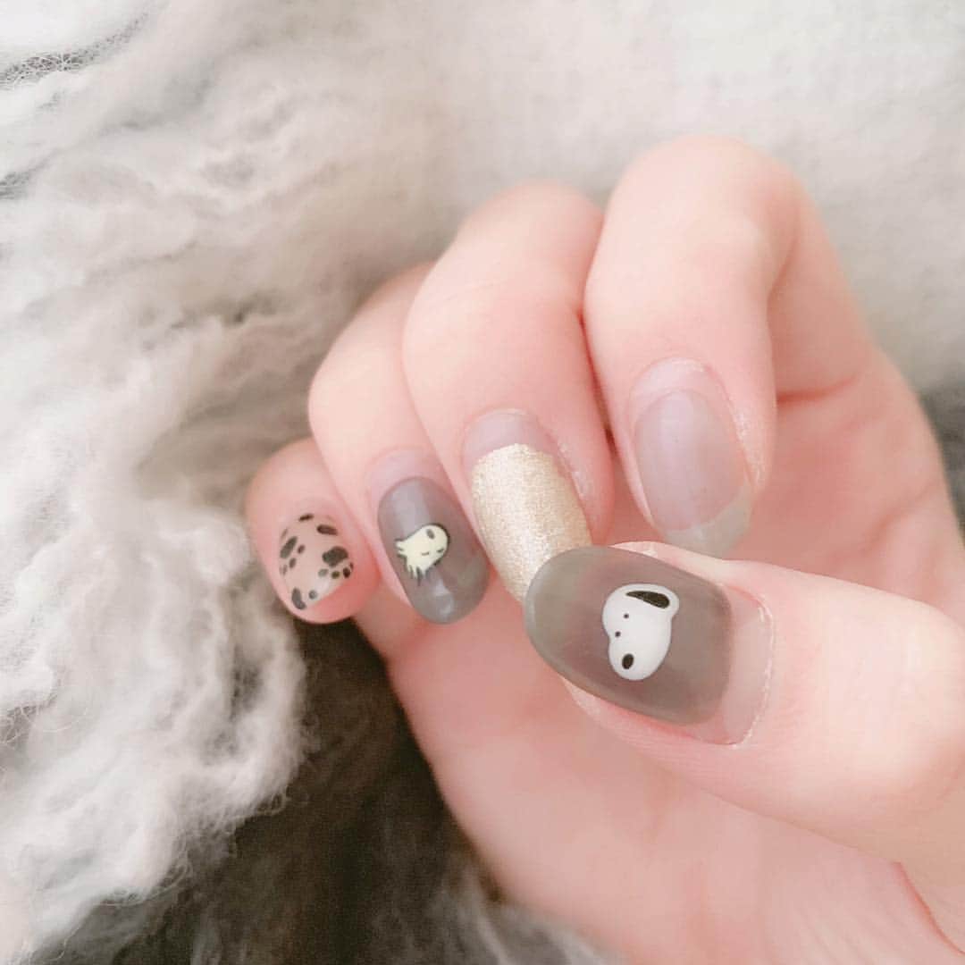 のインスタグラム：「もう伸びちゃったけど #スヌーピーネイル ☺︎ ・ 安定の @raviy31 さんで❤︎ １時間半でこのクオリティ可愛すぎる。 ゆるゆるってしててかわいい〜〜 もう一回やりたいなあ いつもありがとうございます！ ・ ・ #raviy #nail #snoopy」