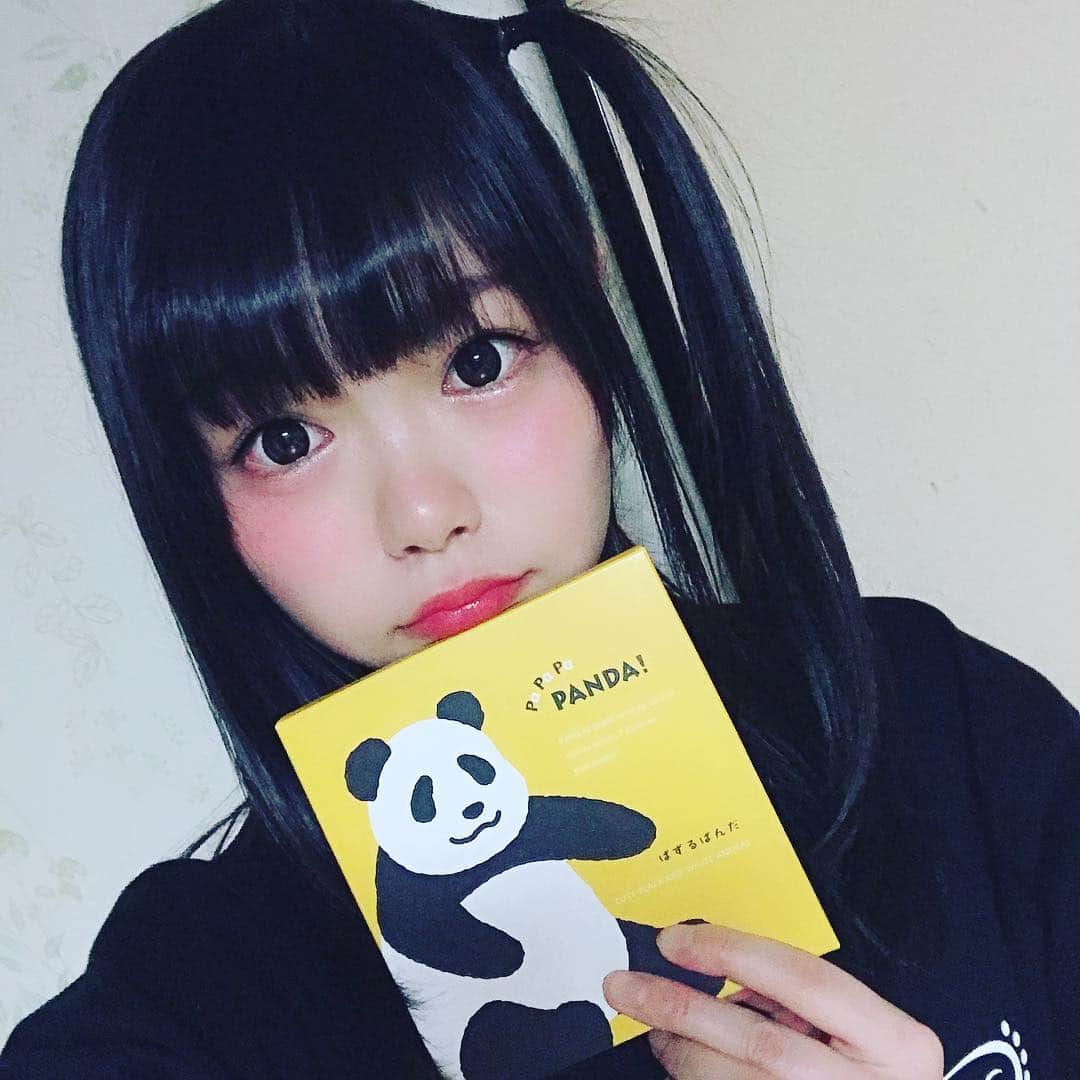 五比桐美憂のインスタグラム：「遅めのバレンタインもらえました♡ 嬉しい😊幸せげっとです  #パンダ」