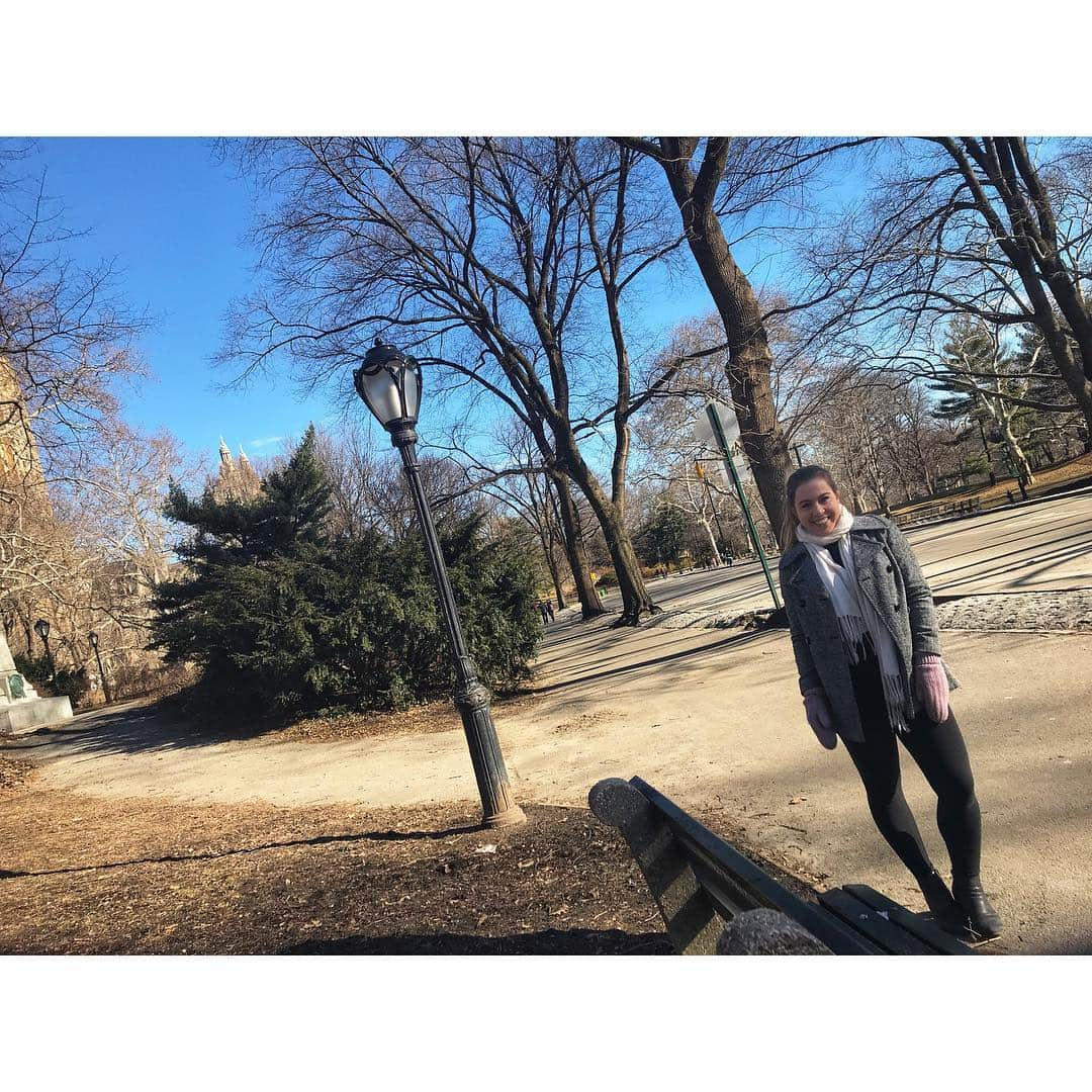 ヴァネッサ・グレニエさんのインスタグラム写真 - (ヴァネッサ・グレニエInstagram)「NYC Pt. 2 : Skating and Central Park ⛸🍃」2月25日 8時03分 - vaness_grenier