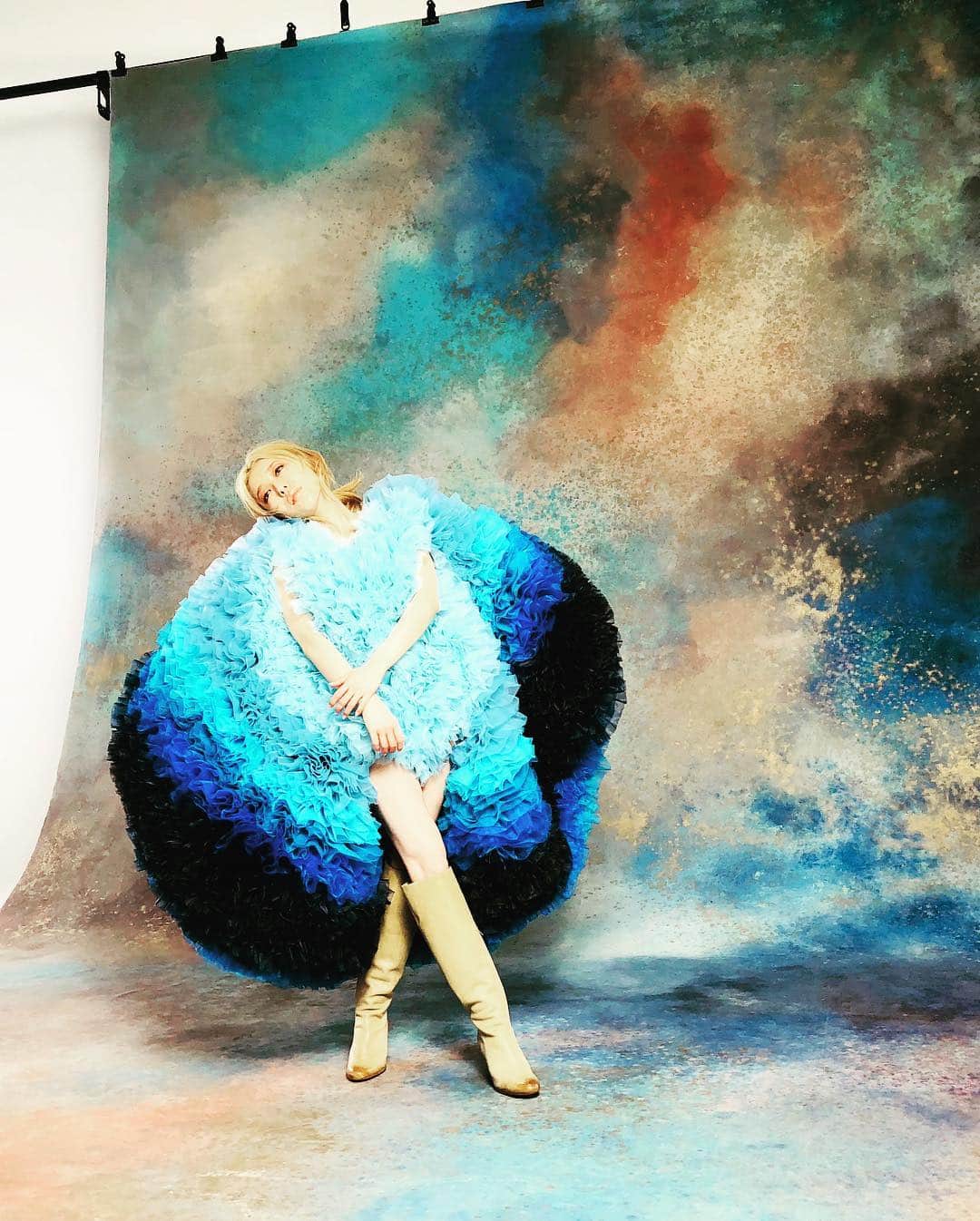 加藤ミリヤさんのインスタグラム写真 - (加藤ミリヤInstagram)「Femme Fataleのアルバムジャケットで着用した @tomo_koizumi のドレス。7年くらい前かな、紹介してもらってライブの衣装作ってもらったり。彗星の如くNYコレクションに現れて。Tomoくんすごいなあ。 @tomokoizumi #tomokoizumi #nyfw #dress」2月25日 12時18分 - miliyahtokyo