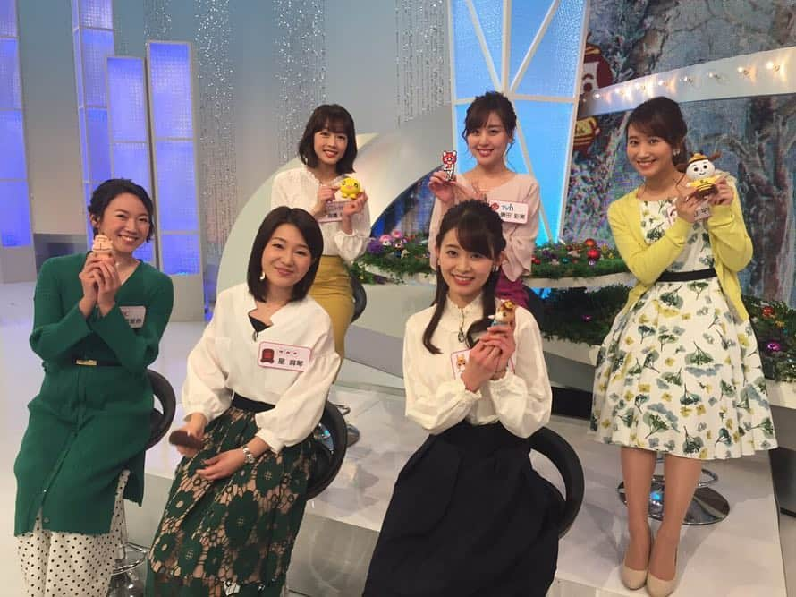 札幌テレビ「どさんこワイド朝」さんのインスタグラム写真 - (札幌テレビ「どさんこワイド朝」Instagram)「. おとといの土曜日、 北海道のテレビ局が手を取り合い、6局同時生放送を行いました😊 . 写真はその時の控え室やリハーサルの様子です‼️ . さらに‼️ 舞台裏に潜入した様子を 今日のどさんこワイド179の中で放送します😁 . 大泉洋さんとタカアンドトシさんのお二人にもお話を聞いちゃいました‼️ . 是非、ご覧ください🤗 . #道フェス  #nhk #星麻琴 アナ #tvh #磯田彩実 アナ #uhb #柴田平美 アナ #htb #高橋春花 アナ #hbc #金城茉里奈 アナ #stv #大家彩香 アナ . #大泉洋 さん #タカアンドトシ さん」2月25日 13時15分 - dosanko_asa