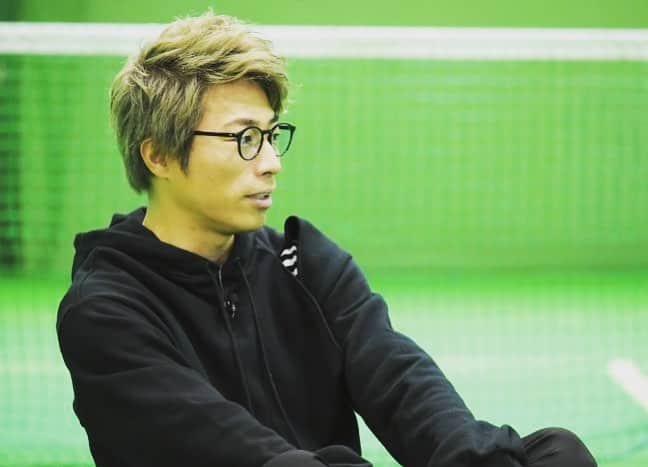 田村淳のインスタグラム：「テニスをはじめてみようと思うんだよね…運動に自信のない俺が…テニス楽しいと思ったから…同じレベルくらいの人とやりたいなぁ  #テニス #テニスのおーじさま #運動音痴 #ラケットいくらくらいするのかね？#てかどこに売ってるのかね？#スポーツ用品店だろうけど…#スポーツ用品店ってまだあるの？#こんな時はamazonか？」