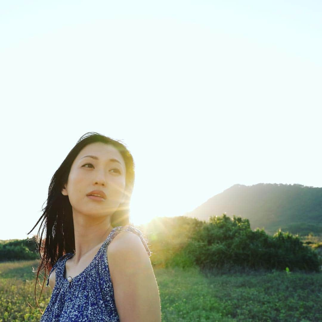 壇蜜さんのインスタグラム写真 - (壇蜜Instagram)「夏が恋しくなる写真たち。美しいです。  #壇蜜 #モナリザ」2月25日 20時13分 - dan_mitsu