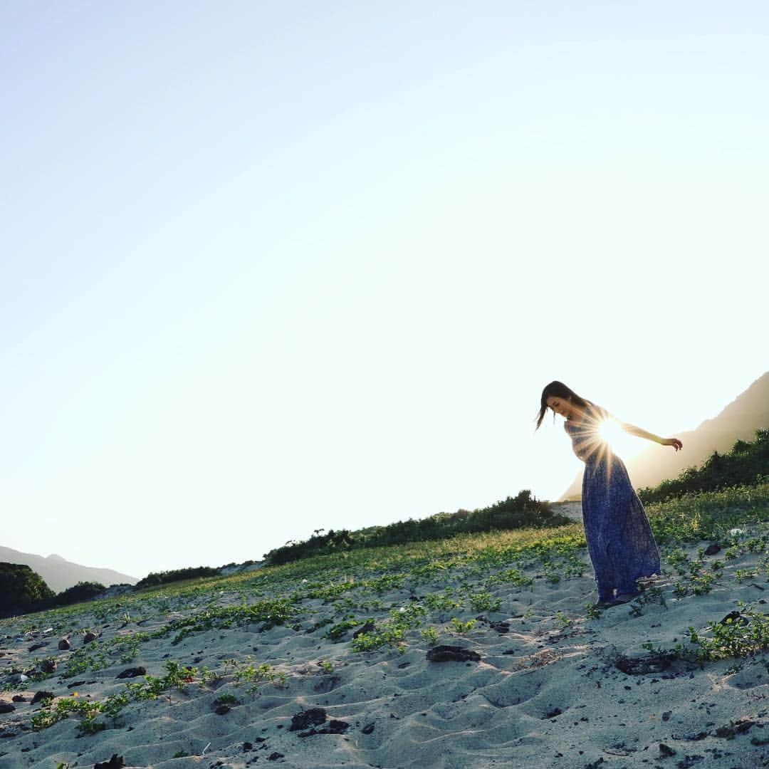 壇蜜さんのインスタグラム写真 - (壇蜜Instagram)「夏が恋しくなる写真たち。美しいです。  #壇蜜 #モナリザ」2月25日 20時13分 - dan_mitsu