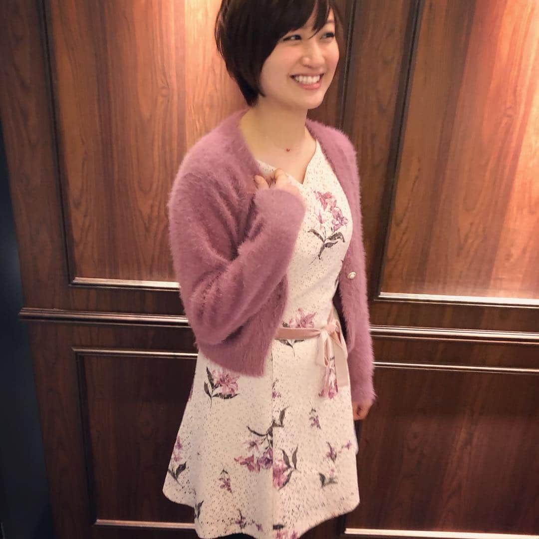 麻生夏子さんのインスタグラム写真 - (麻生夏子Instagram)「2/7にあった、﻿ ﻿ YOSHIKIさん 公式ニコ生チャンネル﻿ 『YOSHIKI CHANNEL』﻿ ﻿ でMCをやらせていただいた時の衣装。﻿ ニット、ワンピは @beradiance さんです。﻿ ﻿ ﻿ サラ・ブライトマンさんのコンサートに出演されたYOSHIKIさん。その公演直後のNYからの生放送。﻿ ドキドキでしたが、いろんなお話が聞けて楽しかったです。﻿ ﻿ ﻿ #BERADIANCE #instafashion #fashion #coodinate #ootd ﻿」2月25日 20時22分 - natsukoaso0806