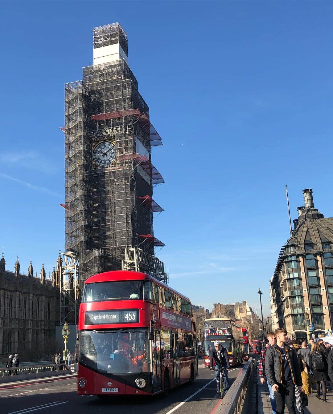 中岡由佳さんのインスタグラム写真 - (中岡由佳Instagram)「Westminsterへ。ビッグベンは2017年から4年間の予定で改装工事中。テムズ川の向こうに見える観覧車はロンドンアイ。 #westminster #bigben #londoneye #japanese」2月26日 2時01分 - yuka_nakaoka