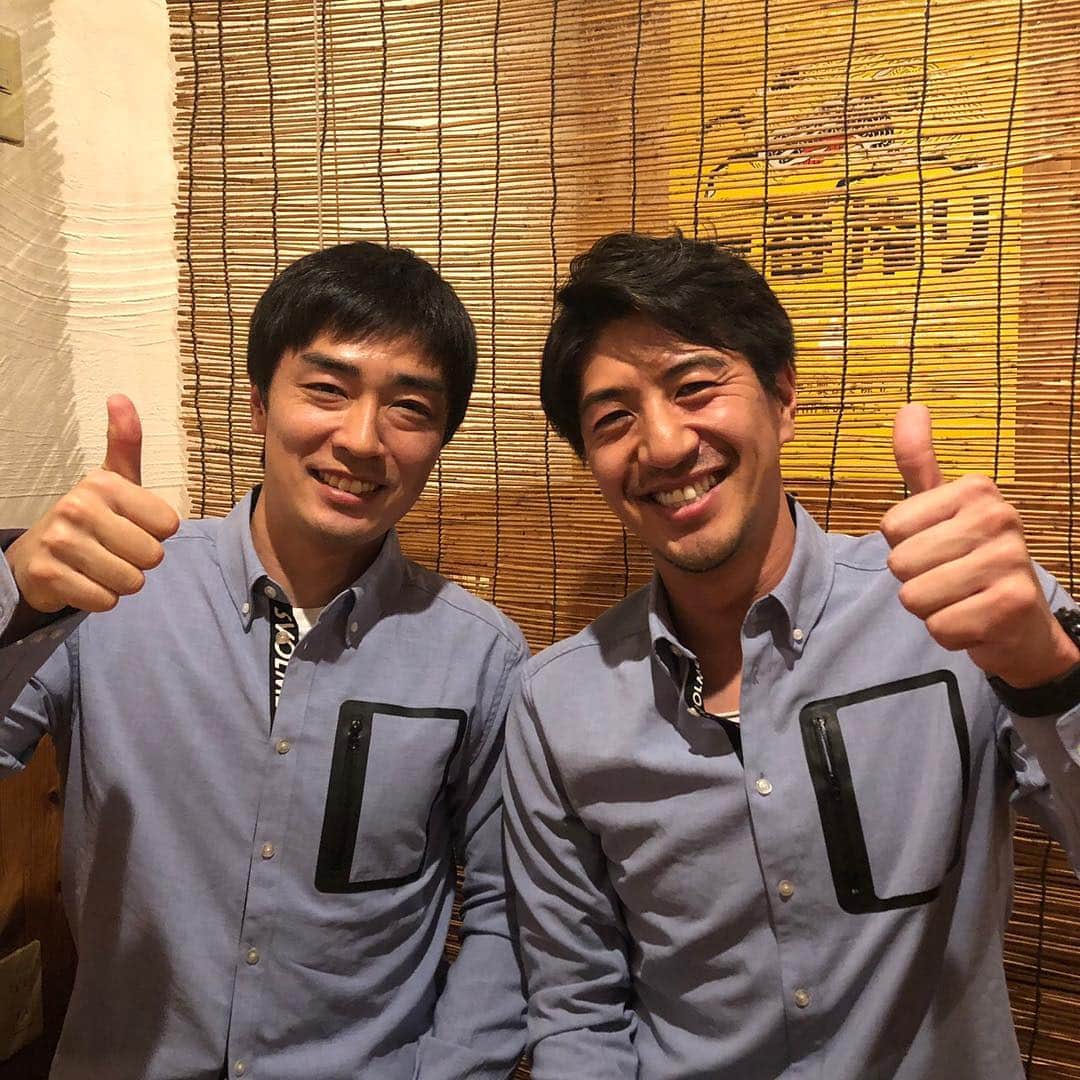 和田毅さんのインスタグラム写真 - (和田毅Instagram)「大貴とお揃いのシャツ笑 #田中大貴 #誕生日プレゼントに #svolmeのシャツを #プレゼントしてくれました #ありがとう😊」2月25日 21時53分 - tsuyoshiwada.21