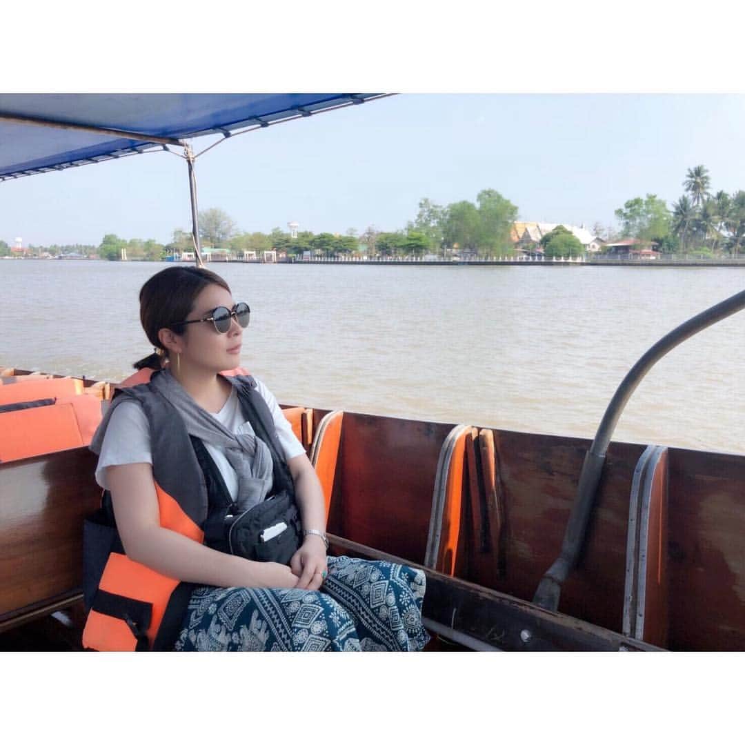 福咲れんさんのインスタグラム写真 - (福咲れんInstagram)「先日しれっと、またタイに行ってきましたの🇹🇭 念願の象さん〜🐘💕💕 . 舟にも乗って、いつも以上にアクティブな旅。 帰りの夕焼けが綺麗だったな〜 今年中にまた行こーっと！ . #タイ #Thailand #バンコク #Bangkok #象 #elefant  #サンプラーン象園」2月25日 22時11分 - renren108