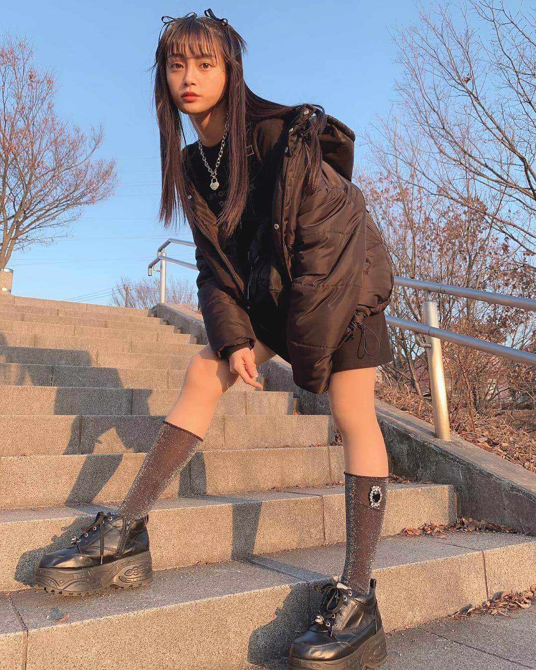 小山リーナさんのインスタグラム写真 - (小山リーナInstagram)「黒だいすこ🖤🖤🖤 キャンスパさんのお洋服やっぱかわいい ・ ・ #私服 #高校生 #ハーフツイン #服 #ファッション #コーディネート #黒 #ootd #fashion #cute #instagram #instagood #photo #follow #followme #me #jk #candystripper」2月25日 23時11分 - rina_koyama_box