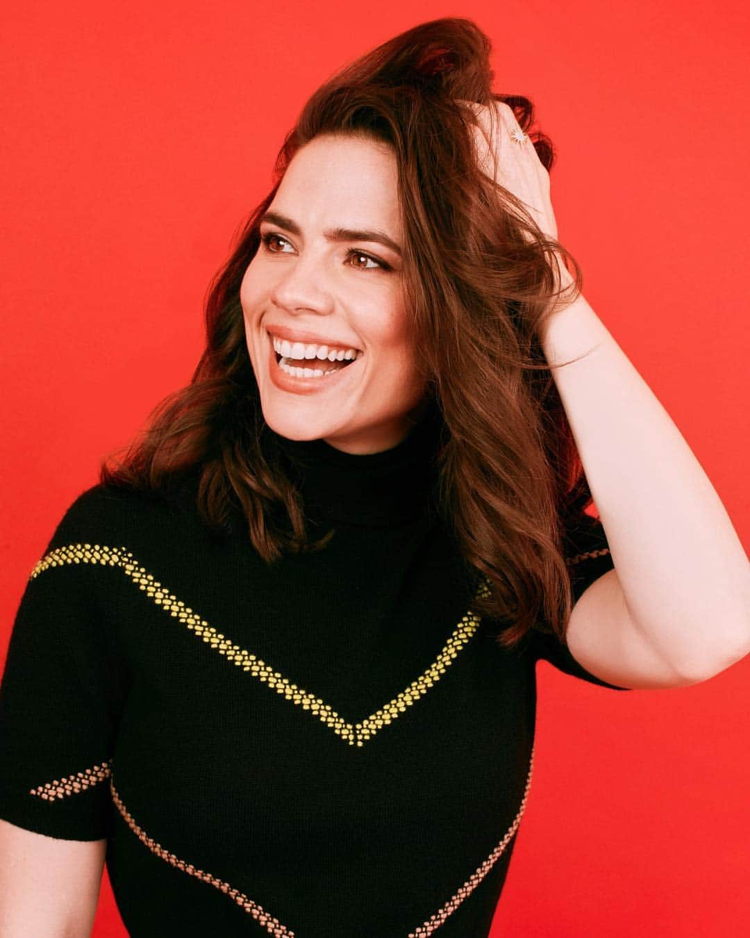 ヘイリー・アトウェルのインスタグラム：「It’s official! After almost 3 years, I will be reuniting with Hayley Atwell! I’m seeing her at Wales Comic Con on April 28th. I’m so excited! Stay active to witness the @chloettimmons and @wellhayley reunion ❤️❤️ —— tags; #hayleyatwell #hayley #atwell #marvel #agentcarter #peggycarter #avengers #captainamerica #steverogers #steggy #mcu #omgmcu #omgpage #hayesmorrison #conviction #margaretschlegel #howardsend #model #actress #british #english #britishgirl #englishgirl #brunette #photoshoot #photography」