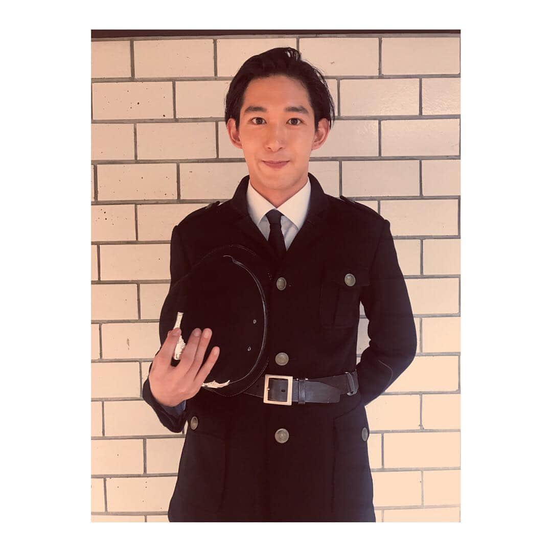 九内健太さんのインスタグラム写真 - (九内健太Instagram)「#暗くなるまで待って 全21公演にご来場頂きありがとうございました。稽古から大千穐楽までの約2カ月はあっという間でもう少し長くやりたいと思う毎日でした。  こんな気持ちで舞台に向かえたのは、東京、兵庫、名古屋、福岡とどの都市でも暖かいお客様に迎えられ応援して頂けたからだと思っています。  そんな訳でこれからも頑張っていきますので、また何かの作品で皆様とお会い出来たら幸いです。本当にありがとうございました。  #舞台  #俳優 #actor #배우 #演员 #モデル #model #모델 #时装模特」2月26日 19時30分 - kunai_kenta