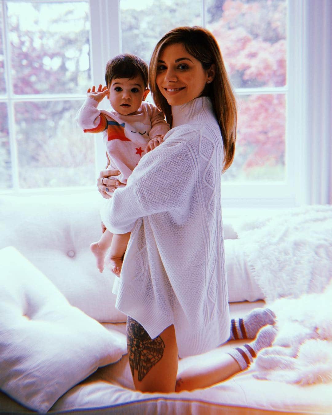 クリスティーナ・ペリーのインスタグラム：「carmellas already so much bigger since this photo shoot! my bb girl’s growing so fast!!!」