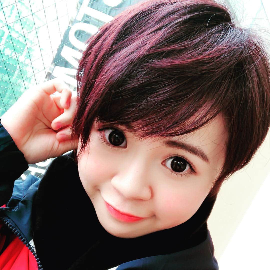 相澤ゆりなのインスタグラム：「#思ったより赤髪 #イメチェン」