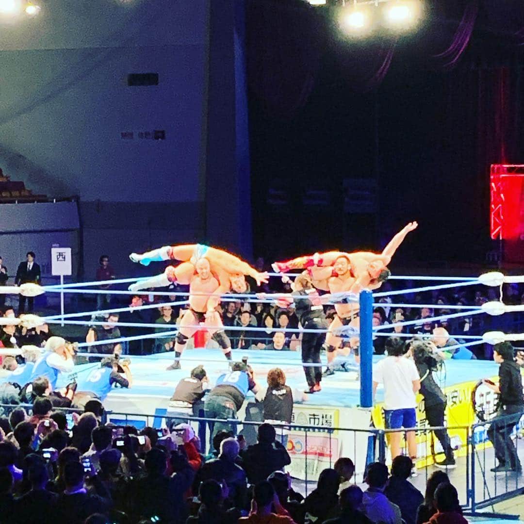 長谷部 洋一さんのインスタグラム写真 - (長谷部 洋一Instagram)「全日本プロレス最高でしたゼァ！ どの試合も熱すぎ！ 特に宮原選手、諏訪魔選手、関本選手、岡林選手最高っすゼァ！ 内弁士ごくうさんと観戦ゼァ！楽しすぎたー＼(^o^)／ #全日本プロレス#プロレス#横浜文化体育館#宮原選手#諏訪魔選手#関本選手#岡林選手#最高ですか#最高です#ゼァ」2月26日 13時26分 - wafflehasebe