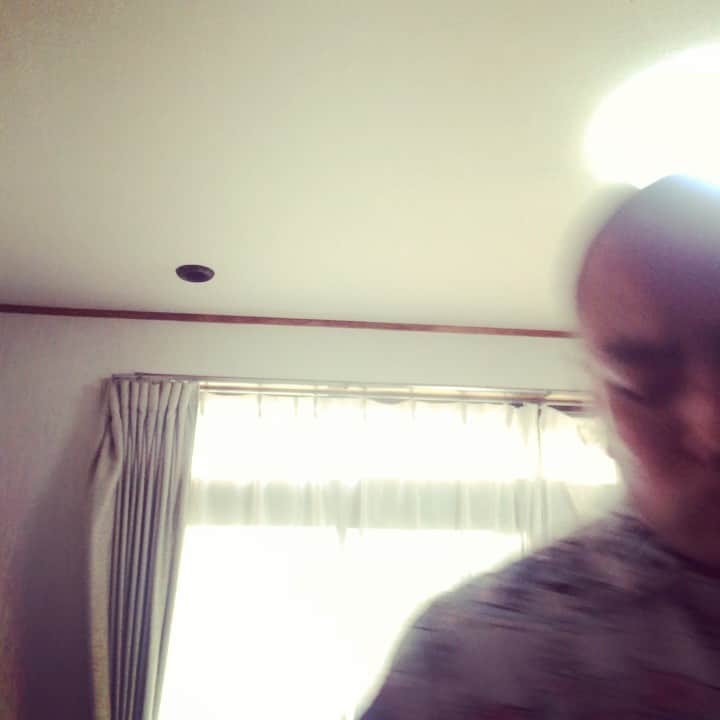 加瀬部駿介（フレンチぶる）のインスタグラム：「3月のライブの告知させていただきます！  3／1  19時30分から 下北沢  3／3  14時30分から新宿  3／6  19時から  新宿  3／14 19時から  新宿  3／16  20時から  新宿  3／18 19時から  下北沢  3／20 19時から  下北沢  3／21  19時から  新宿  3／23 14時30分から  新宿  3／31  19時から  中野  おそらくあといくつか増えます！ 予定合いそうな方連絡いただければ詳細送ります！ ハッピバースデーの曲も練習中なので誕生日だよという方、演奏します！  #フレンチぶる #ヴァイオリン #ぶじゃなくヴ」