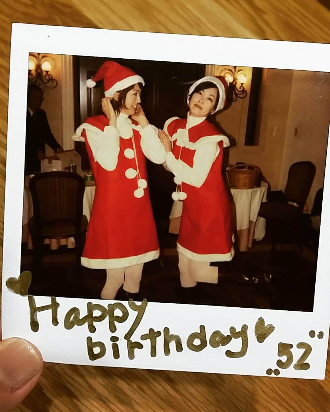 仁科由紀子のインスタグラム：「20年前のポラロイドと一緒に… 親友からのうれしいメッセージ😊  こちらこそよろしく💓  #なつかしい」