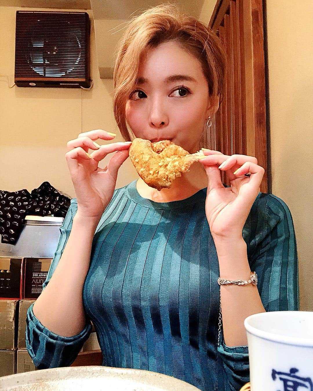 濱野りれさんのインスタグラム写真 - (濱野りれInstagram)「Blowfish Restaurant  #Reservation ➡︎ Soon #Taste ➡︎ A I could make a reservation on that day!!The cuisines I order are 'Sashimi with Ankimo sauce', 'Nikogori', 'Karaage' and 'Zousui' 結局いつものメニュー🐡💓 美味しいけど、個室がオススメだよ🥺✨ . . #Rirelog#blowfish#roppongirestaurant #washoku#sashimi#sashimilover #tokyoeats#toptokyorestaurants#tokyogourmet#lovetoeat#eatlover#tabelog#fugu#ふぐ#ふぐ料理#予約必須#グルメ記録#和食#東京グルメ#食べログ高評価#食べログ4」2月26日 18時28分 - riregram