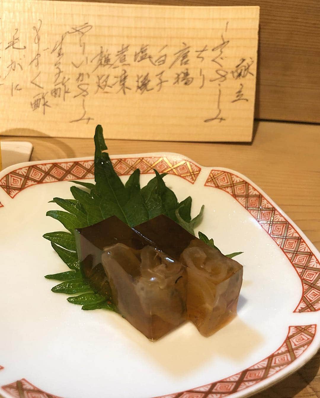 濱野りれさんのインスタグラム写真 - (濱野りれInstagram)「Blowfish Restaurant  #Reservation ➡︎ Soon #Taste ➡︎ A I could make a reservation on that day!!The cuisines I order are 'Sashimi with Ankimo sauce', 'Nikogori', 'Karaage' and 'Zousui' 結局いつものメニュー🐡💓 美味しいけど、個室がオススメだよ🥺✨ . . #Rirelog#blowfish#roppongirestaurant #washoku#sashimi#sashimilover #tokyoeats#toptokyorestaurants#tokyogourmet#lovetoeat#eatlover#tabelog#fugu#ふぐ#ふぐ料理#予約必須#グルメ記録#和食#東京グルメ#食べログ高評価#食べログ4」2月26日 18時28分 - riregram