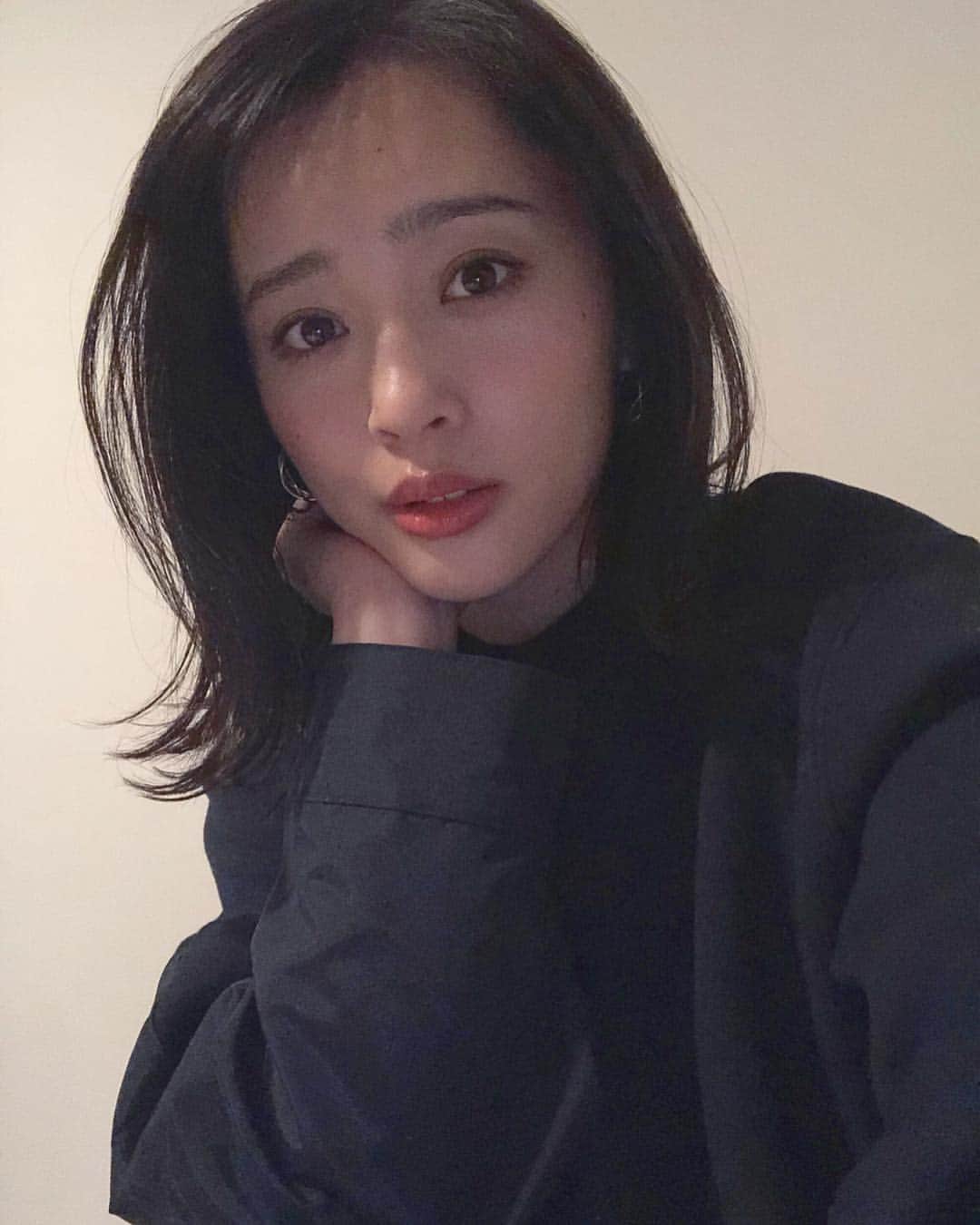 神部美咲さんのインスタグラム写真 - (神部美咲Instagram)「今日は前髪はなく🙃 おでこが好きだったのに〜と 言われることがある🙂 あなたはありなしどちら派？？」2月26日 18時56分 - jimbu_misaki