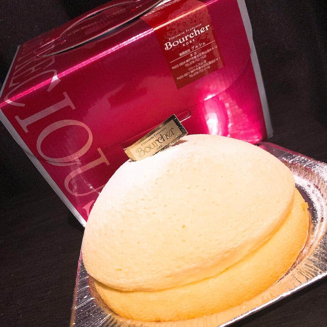 のインスタグラム：「🍰『Bourcher〜ブルシェ洋菓子店』🍰 このズコットチーズケーキがラブみ.jp♡ #洋菓子 #ケーキ#ケーキ屋さん  #パティスリー #パティシエ  #チーズ #チーズケーキ  #垂水 #ジェームス山 #cake #cheesecake  #スイーツ #デザート #スイーツ部 #スイーツ男子 #スイーツ女子 #スイーツ好きな人と繋がりたい  #神戸  #神戸カフェ #神戸カフェ巡り  #グルメ好きな人と繋がりたい  #カフェ好きな人と繋がりたい  #カフェ巡り #カフェスタグラム  #カフェ巡り好きな人と繋がりたい  #インスタ映え #インスタグラマー #インフルエンサー」
