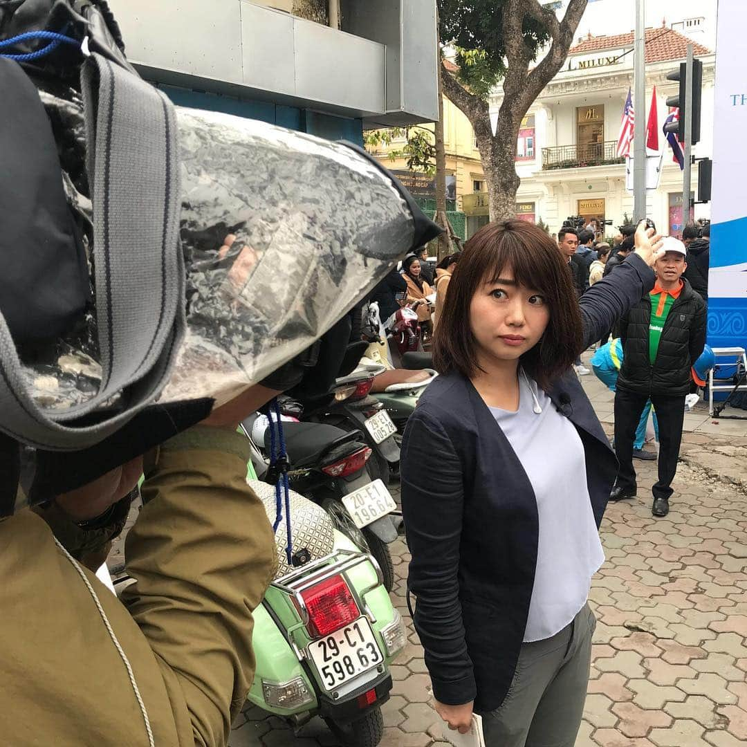 フジテレビ「プライムニュース イブニング」さんのインスタグラム写真 - (フジテレビ「プライムニュース イブニング」Instagram)「反町キャスターと中川キャスターはベトナムへ。⠀ ⠀ #島田彩夏⠀ ブラウス・スカート #mackintosh #マッキントッシュロンドン @mackintoshofficial⠀ ピアス #grosse @grossejapan⠀ ⠀ #プライムニュースイブニング⠀ #倉田大誠 #反町理 #木村拓也 #海老原優香 #酒井千佳 #中川真理子 #小澤陽子 #上中勇樹 #今湊敬樹 #フジテレビ #アナウンサー⠀ 公式HP：http://www.fujitv.co.jp/prime_evening/」2月26日 21時44分 - livenews_it