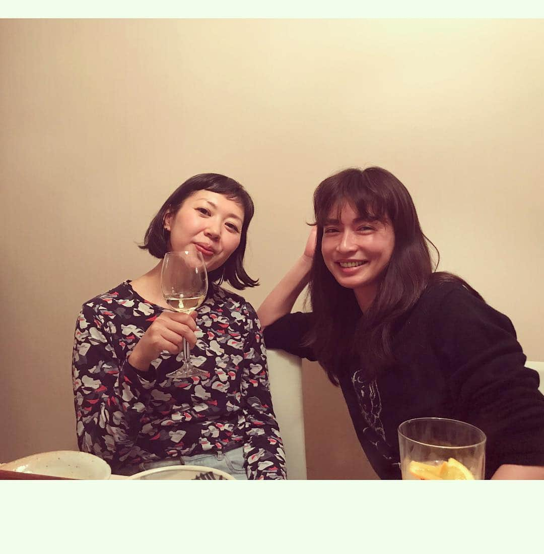 長谷川京子さんのインスタグラム写真 - (長谷川京子Instagram)「15年来の友人。 鉛筆画家の佐伯洋江ちゃんがベルリンから帰ってきて。 またすぐ戻ってしまうのだけど、彼女の作品が銀座のポーラミュージアムアネックスで3/17まで展示しています。 細密でドラマティック。 余白の美。 素晴らしいです。 #ポーラミュージアムアネックス#佐伯洋江  #art」2月26日 21時40分 - kyoko.hasegawa.722