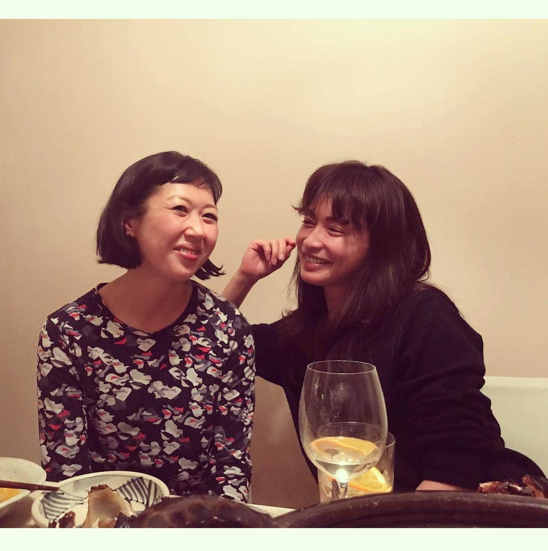 長谷川京子さんのインスタグラム写真 - (長谷川京子Instagram)「15年来の友人。 鉛筆画家の佐伯洋江ちゃんがベルリンから帰ってきて。 またすぐ戻ってしまうのだけど、彼女の作品が銀座のポーラミュージアムアネックスで3/17まで展示しています。 細密でドラマティック。 余白の美。 素晴らしいです。 #ポーラミュージアムアネックス#佐伯洋江  #art」2月26日 21時40分 - kyoko.hasegawa.722