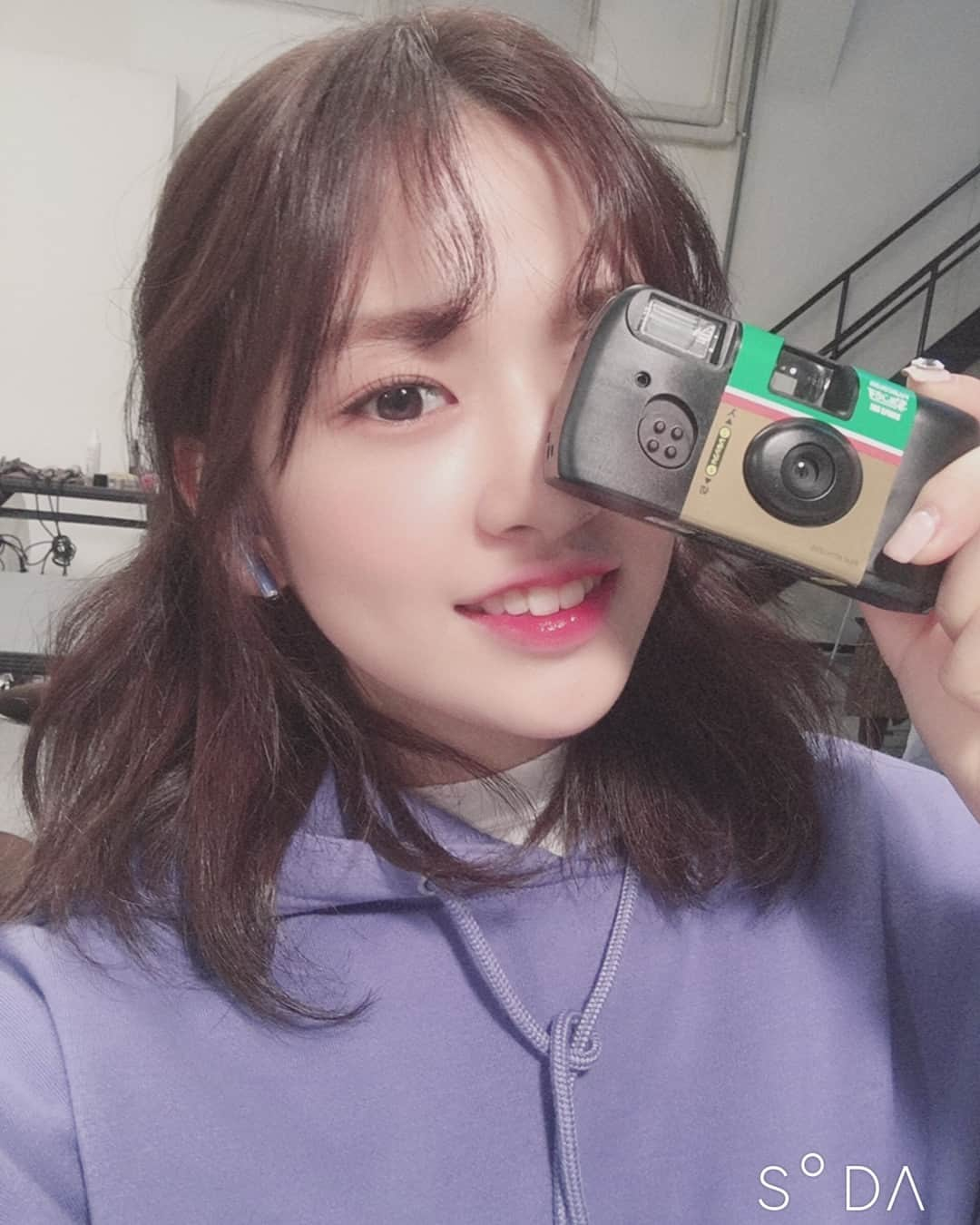 IZ*ONEさんのインスタグラム写真 - (IZ*ONEInstagram)「찰칵찰칵 パシャリパシャリ #유진 #ユジン #IZONE #아이즈원 #アイズワン」2月26日 22時28分 - official_izone