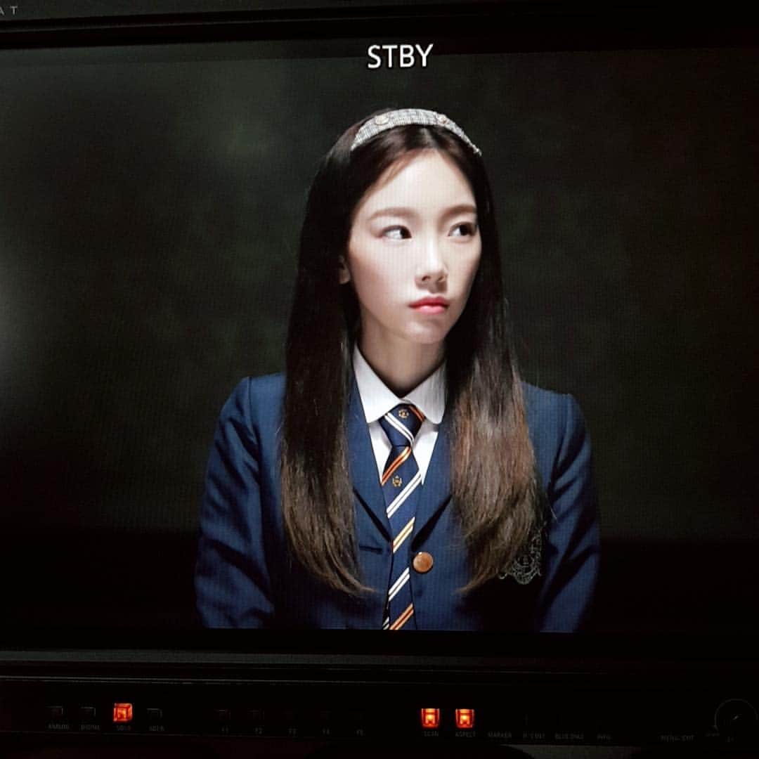 テヨン さんのインスタグラム写真 - (テヨン Instagram)「다음콘? 쓱콘은 이번이 마지막이다. 예매는 실전이야 믿었던 와이파이도 확인하고 또 확인해 #태연콘서트 #앵콜콘서트」2月26日 22時44分 - taeyeon_ss