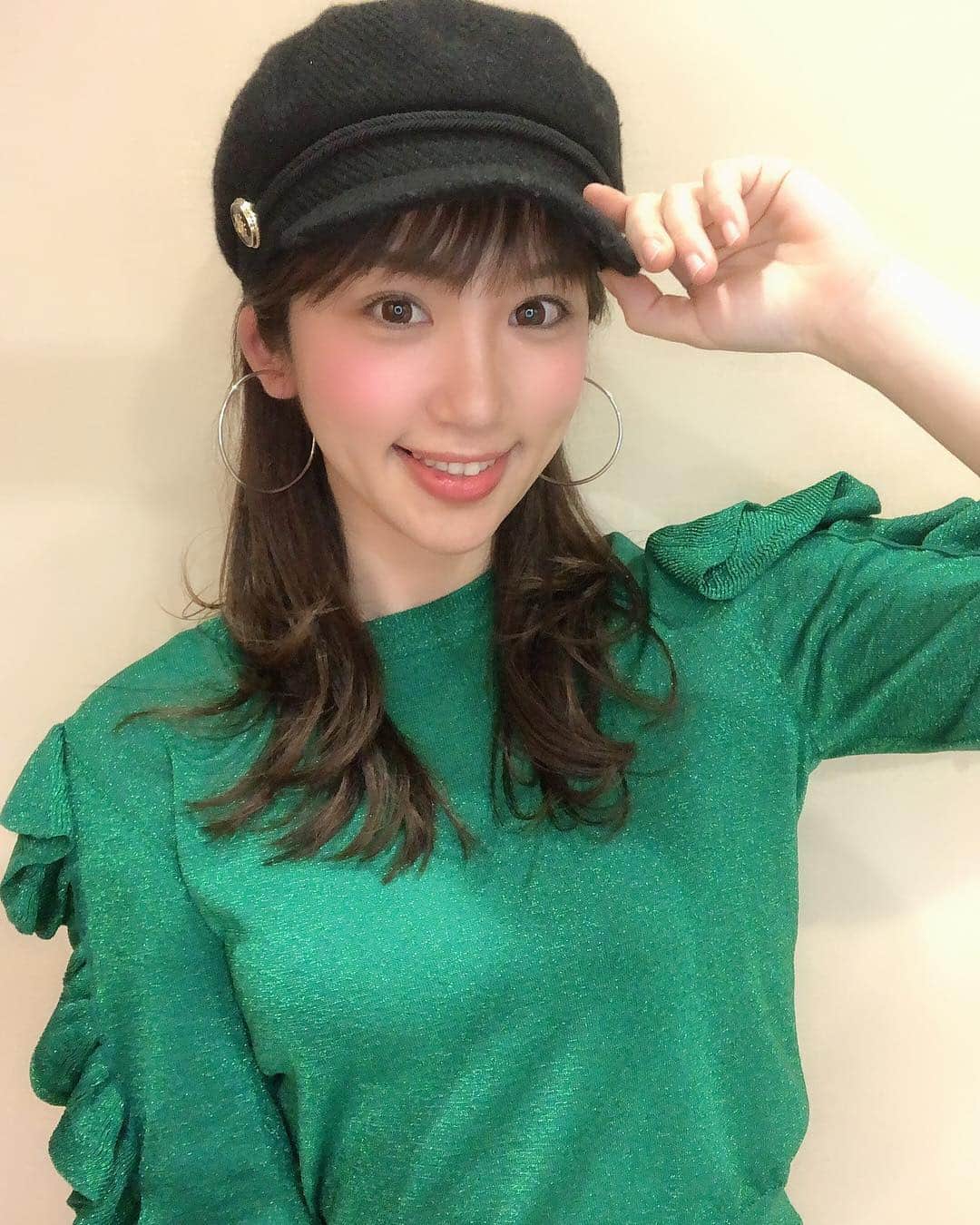 河瀬鮎美のインスタグラム：「この前ふーまくんにカットカラー.トリートメントしてもらってきた💇‍♀️✨ 私の周りのお友達も何人もかぶる美容師さん💇‍♀️💇‍♀️💇‍♀️✨ いつも絶対今っぽい髪型にしてくれるからほとんど任せてる😭🙏✨笑  今回もありがとう〜✨🥺 #カット#ヘアカット#カラー#ヘアカラー#トリートメント#美容院#名古屋」