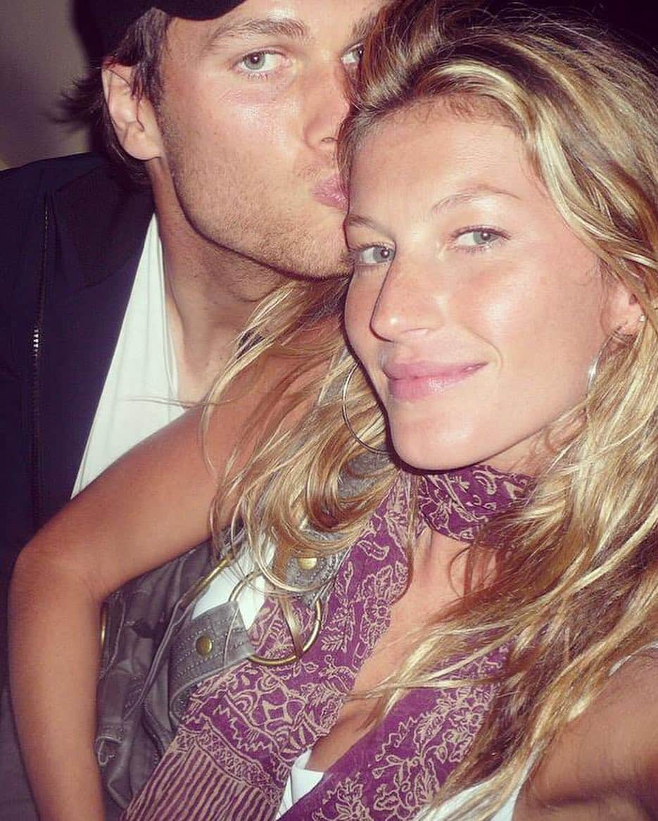 ジゼル・ブンチェンさんのインスタグラム写真 - (ジゼル・ブンチェンInstagram)「I can’t believe it’s already been 10 years since we’ve chose to walk this life together... and what incredible 10 years we’ve had! There is nothing that I love more in this world than you and our family. Thank you for being on this journey with me and for doing the work that it takes to make it so special. May we continue growing together, walking side by side supporting and loving one another for many many years to come. Te amo tanto❤ Não acredito que já faz 10 anos desde que nós escolhemos andar juntos nesta vida ... e que incríveis 10 anos nós tivemos! Não há nada nesse mundo que eu ame mais  que você e nossa família. Obrigada por estar nessa jornada comigo e por se dedicar para torná-la tão especial. Que possamos continuar crescendo juntos, caminhando lado a lado, apoiando e amando um ao outro por muitos e muito anos. Te amo tanto.」2月26日 23時44分 - gisele