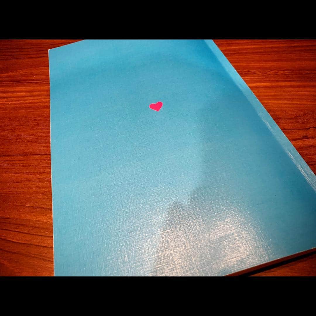黒羽麻璃央さんのインスタグラム写真 - (黒羽麻璃央Instagram)「『ぼくは明日、昨日のきみとデートする』 の稽古してました。 読めば読むほど味が出てくる出てくる アンコール上演ありがとうございます 頑張ります！  明日はロミジュリ13時30分公演です おやすみなさいです  #恋を読む」2月27日 0時20分 - mario_kuroba