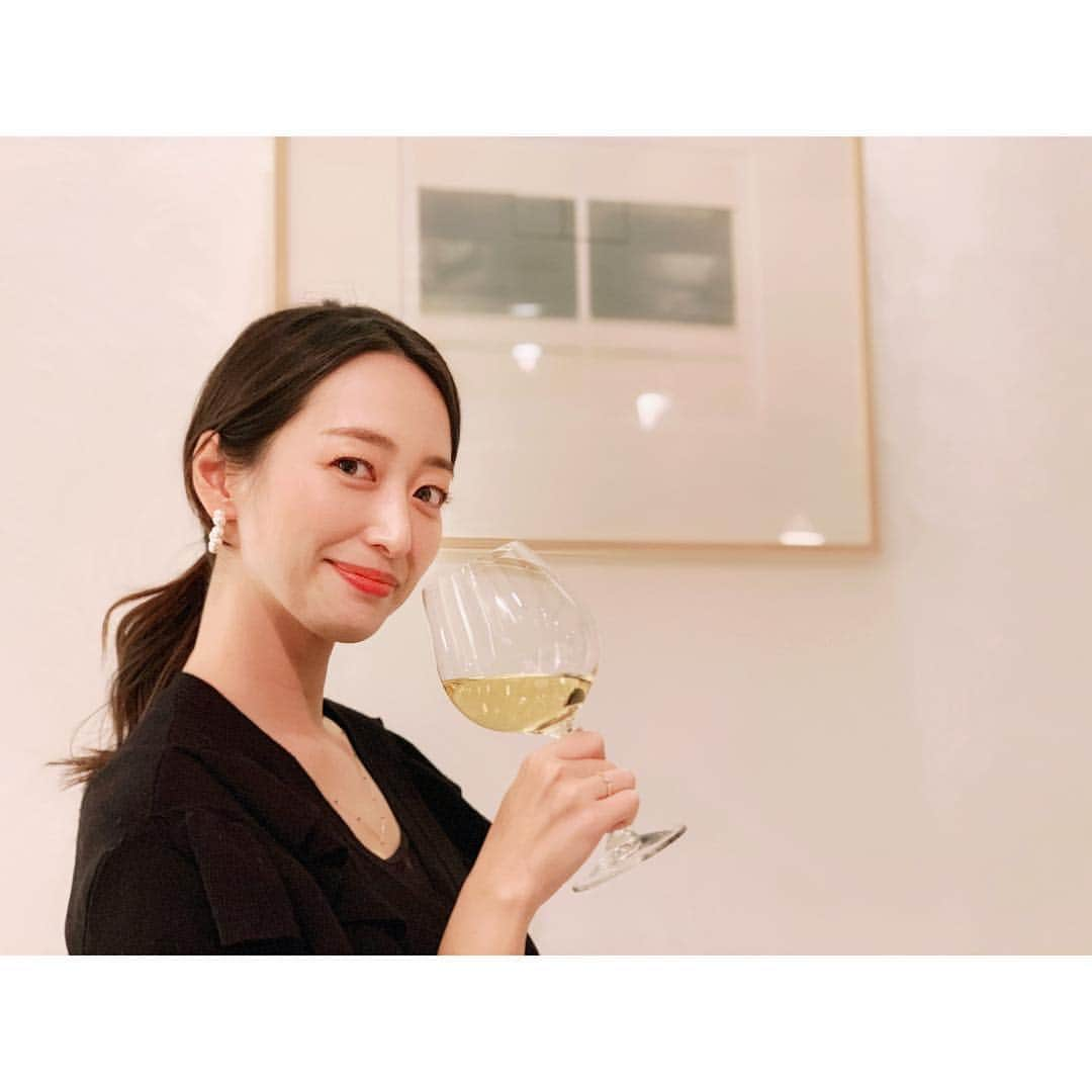 上野なつひさんのインスタグラム写真 - (上野なつひInstagram)「赤も白も好き🍷 #ウスケボーイズ  #ワイン #賞沢山取ってる #また山梨でワイナリー巡りしたい」2月27日 1時42分 - natsuhi