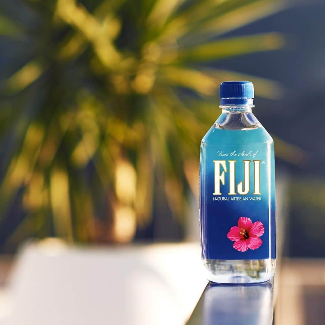 FIJIWaterJapanさんのインスタグラム写真 - (FIJIWaterJapanInstagram)「春が待ち遠しい2月の終わり🌸 . #fijiwater #フィジーウォーター #春 #ミネラルウォーター #水分補給 #おいしいお水 #おしゃれなお水 #lifewithfijiwater #earthsfinest #water」2月27日 14時40分 - icelandicglacialjp