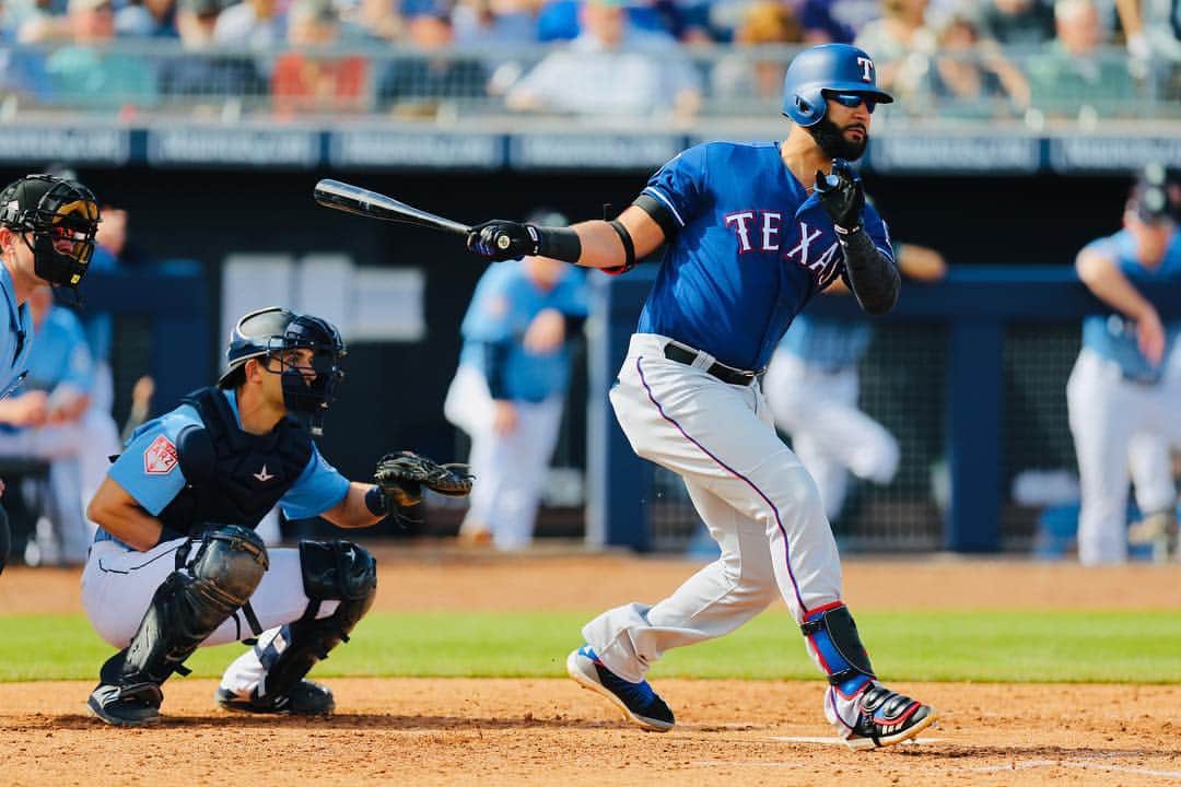 ノマー・マザラのインスタグラム：「We back baby!! 💪🏼🙏🏼🤫☄️ #Rangers #TogetherWe」