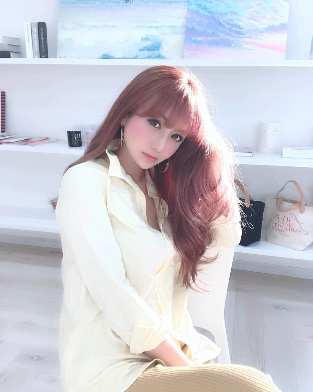 桃華絵里さんのインスタグラム写真 - (桃華絵里Instagram)「newヘアカラーと しふく♡ ・ どちらも 春っぽく…😊 ・ ・ #fashion #ootd  #todayslook #new  #hair #haircolor  #louisvuitton  #ヘアカラー  #ピンクグレージュ  #春コーデ #ワントーンコーデ #ワンズマインド」2月27日 11時28分 - _momoka828_